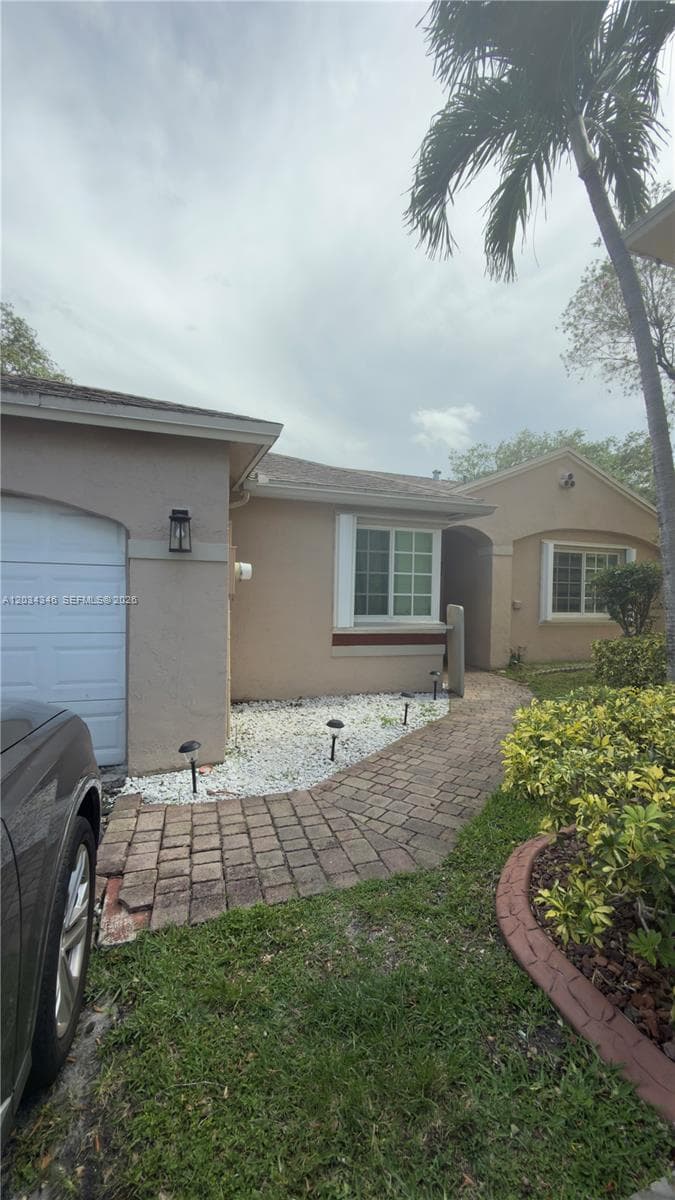 11727 NW 12th St, Pembroke Pines, FL 33026 photo 2