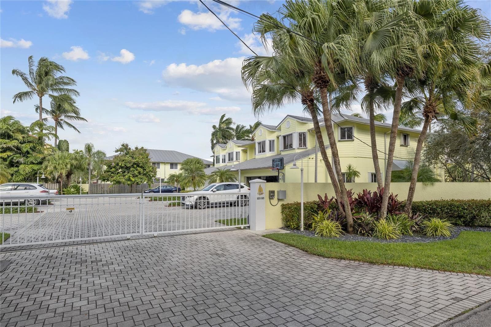 603 SW 7th Avenue # 11, Fort Lauderdale, FL 33315 photo 2