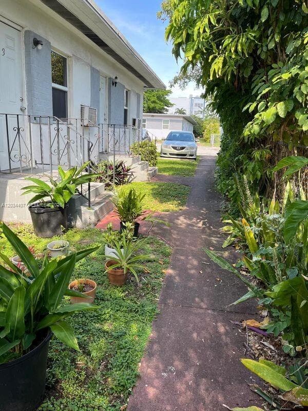 730 SW 10th St # 4, Miami, FL 33130 photo 3