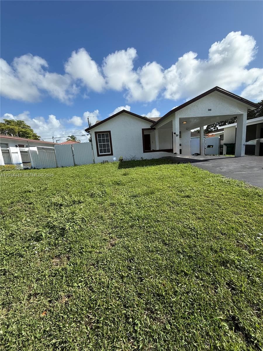 2441 NW 14th St, Fort Lauderdale, FL 33311 photo 2