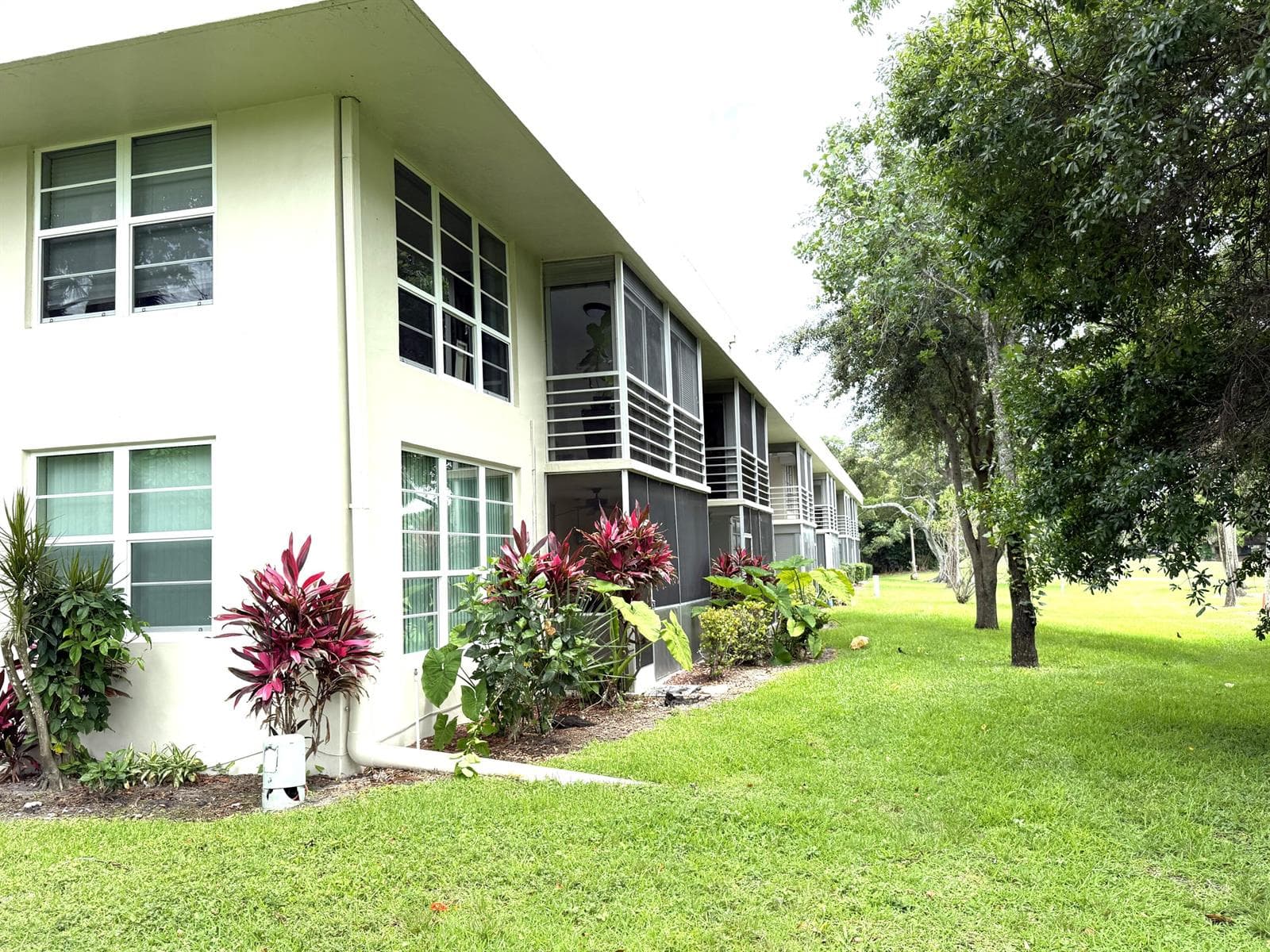 907 Cypress Terrace # 201, Pompano Beach, FL 33069 photo 4