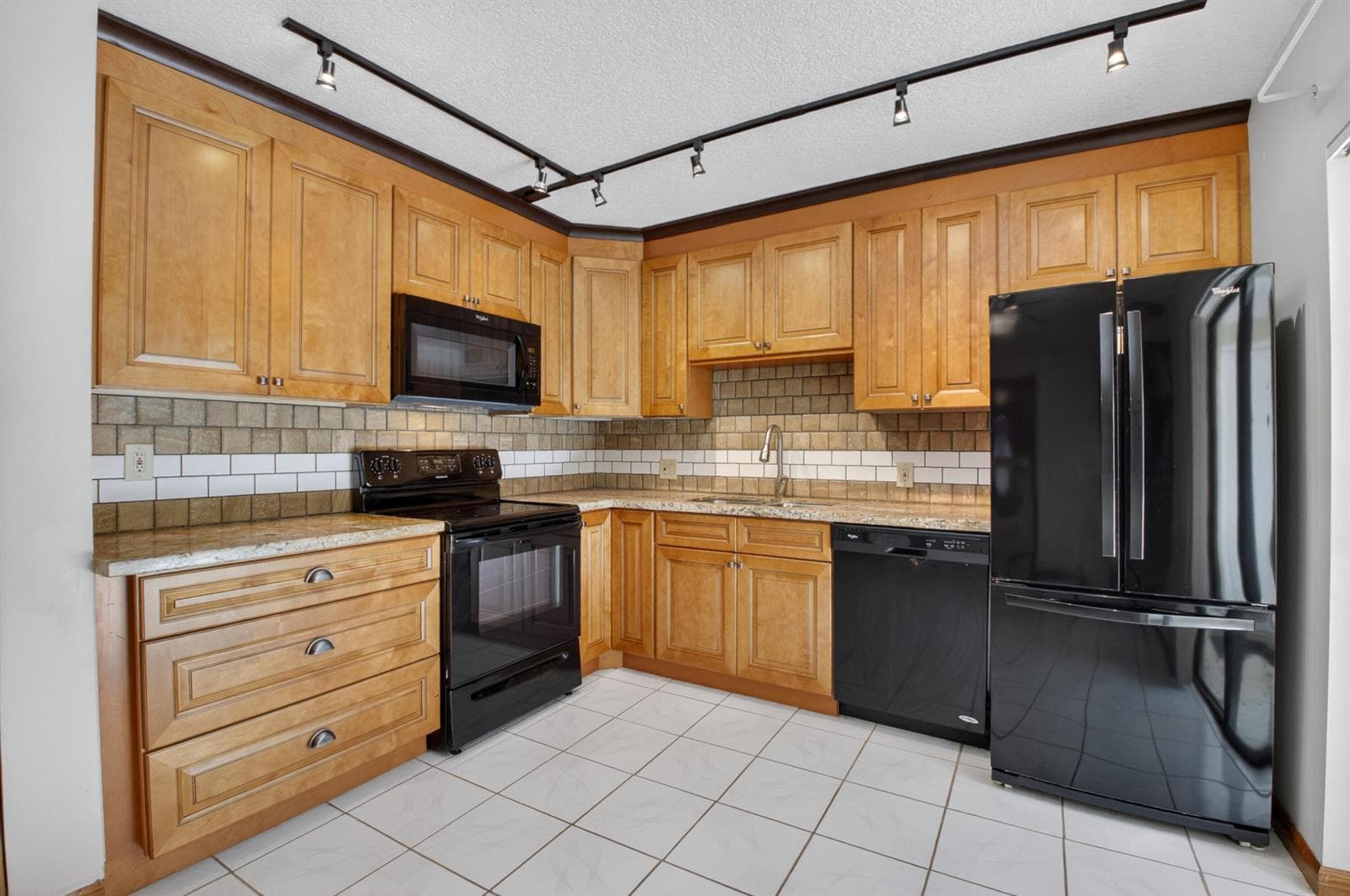 1565 Augusta Circle # 103, Delray Beach, FL 33445 photo 2
