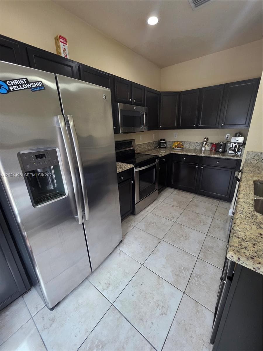9424 SW 171st Pl, Miami, FL 33196 photo 2