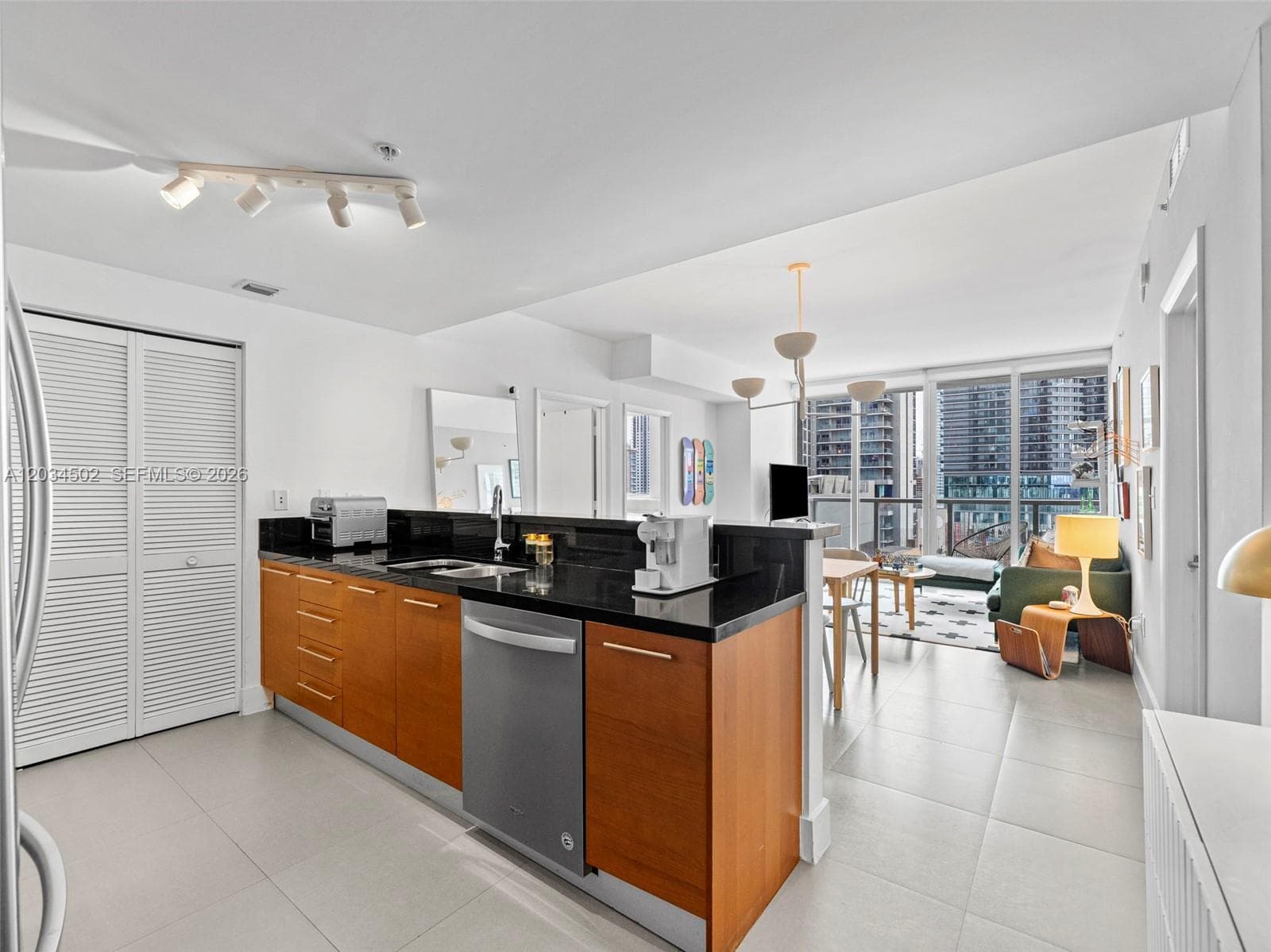 253 NE 2nd St # 1801, Miami, FL 33132 photo 3