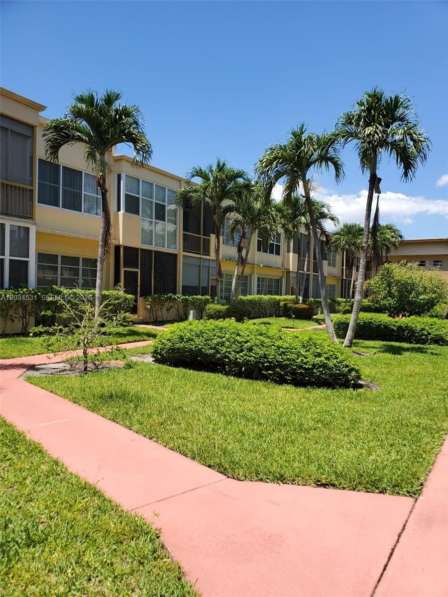 851 NE 14th Ave # 414, Hallandale Beach, FL 33009 photo 2