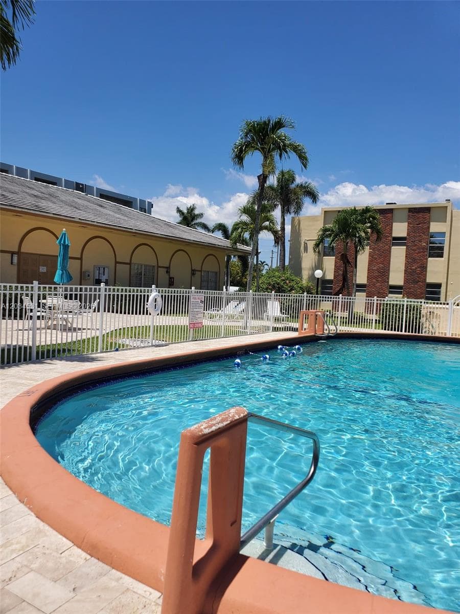 851 NE 14th Ave # 414, Hallandale Beach, FL 33009 photo 4