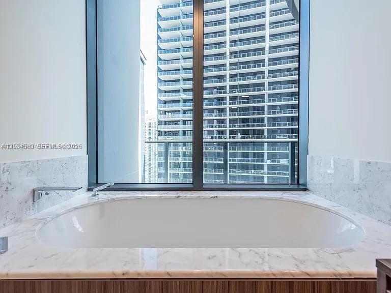 1000 Brickell Plz # 3509, Miami, FL 33131 photo 2