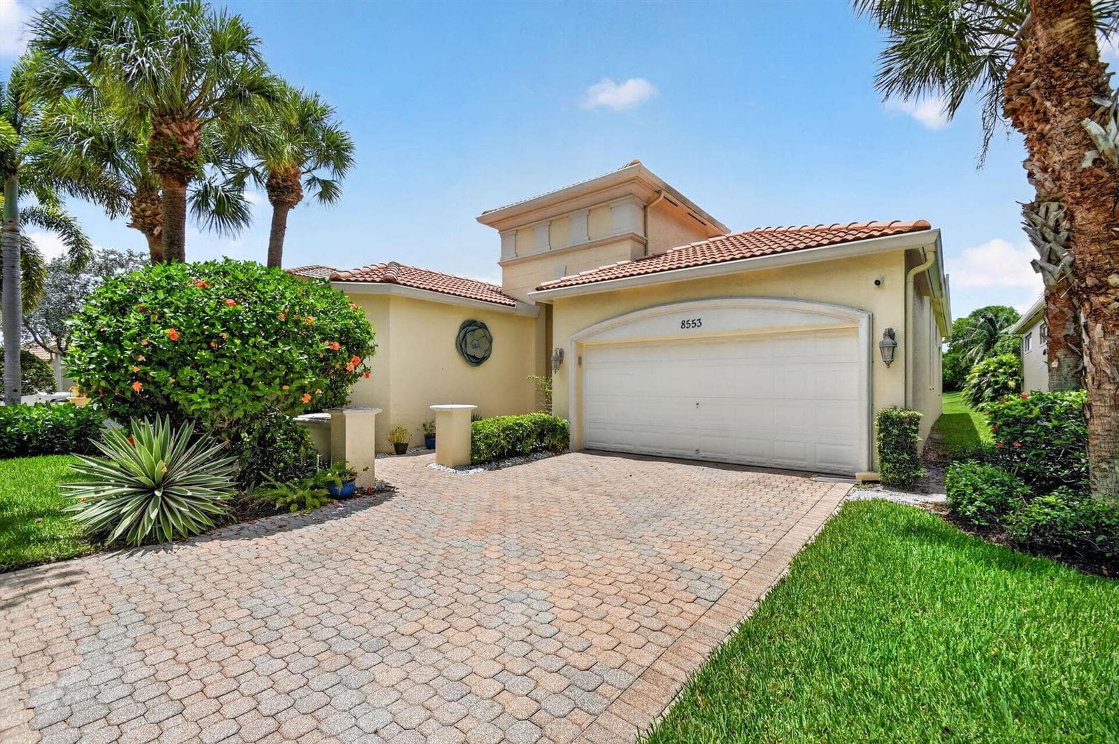 8553 E Via Grande E, Wellington, FL 33411 photo 3