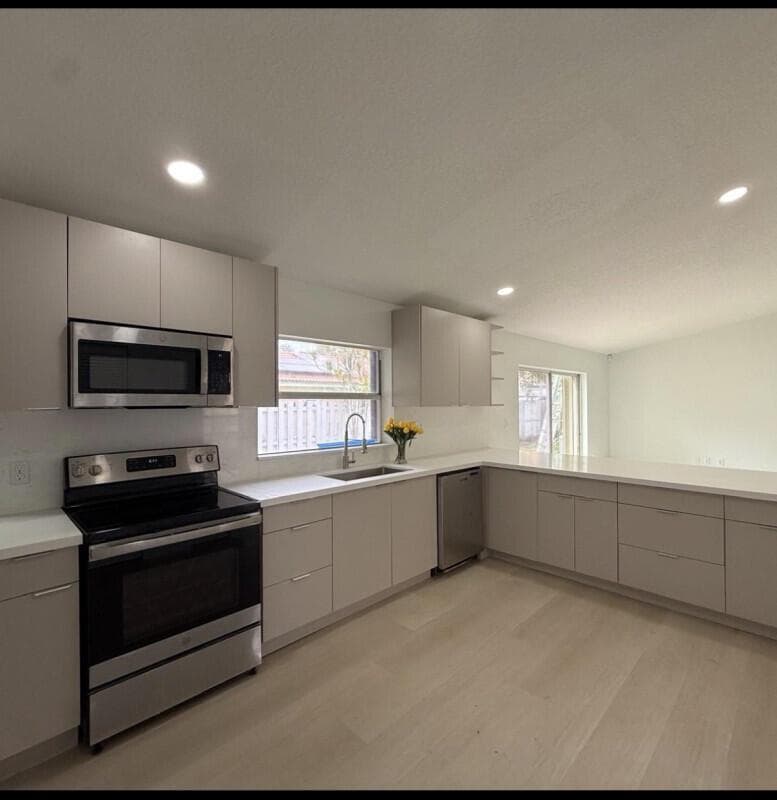 1306 NW 125th Terrace, Fort Lauderdale, FL 33323 photo 4