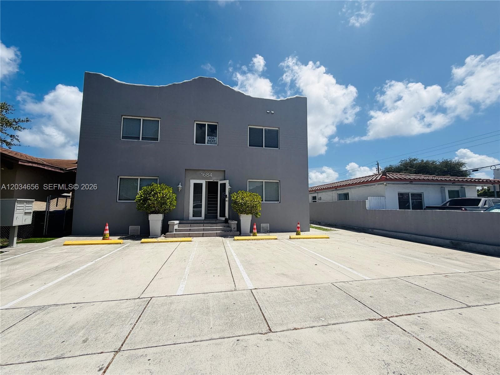 1684 SW 10th St, Miami, FL 33135 photo 2