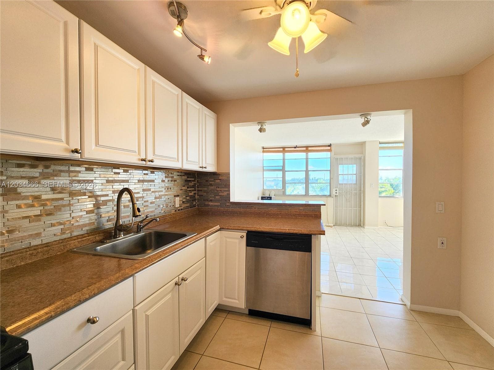 2025 NE 164th St # 503, North Miami Beach, FL 33162 photo 4