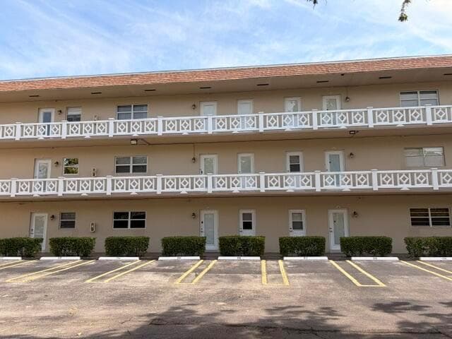 5103 NW 35th Street # 401, Lauderdale Lakes, FL 33319 photo 2