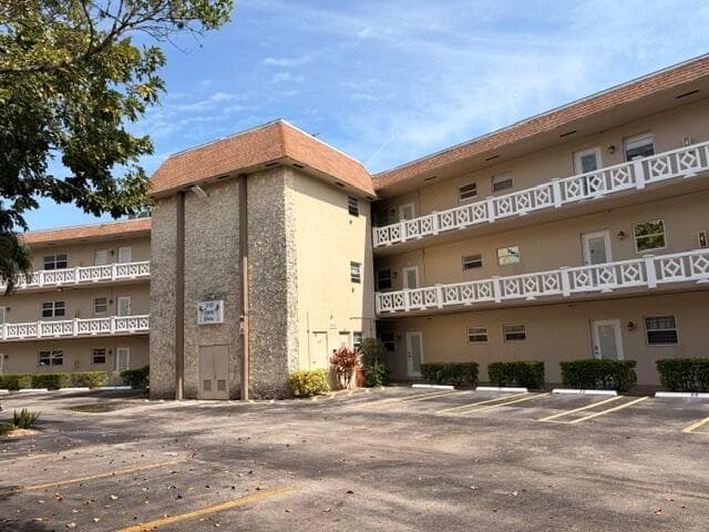 5103 NW 35th Street # 401, Lauderdale Lakes, FL 33319 photo 3