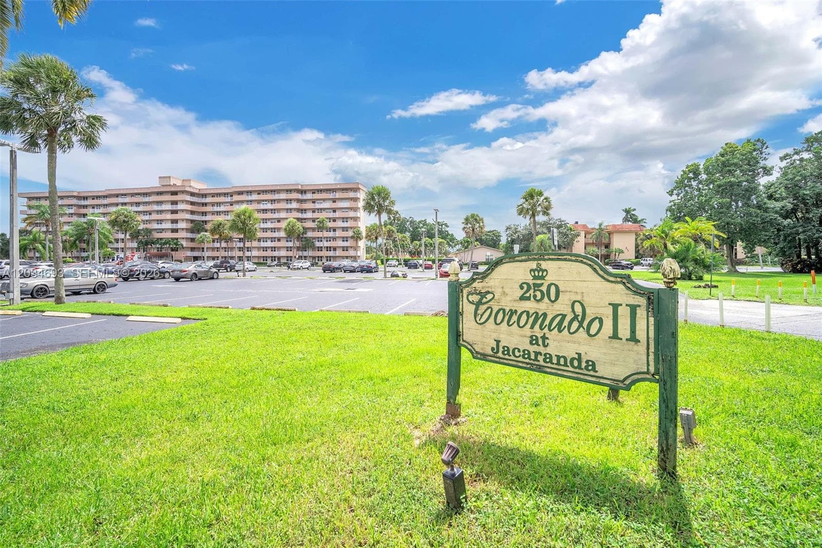 250 Jacaranda Dr # 704, Plantation, FL 33324 photo 2