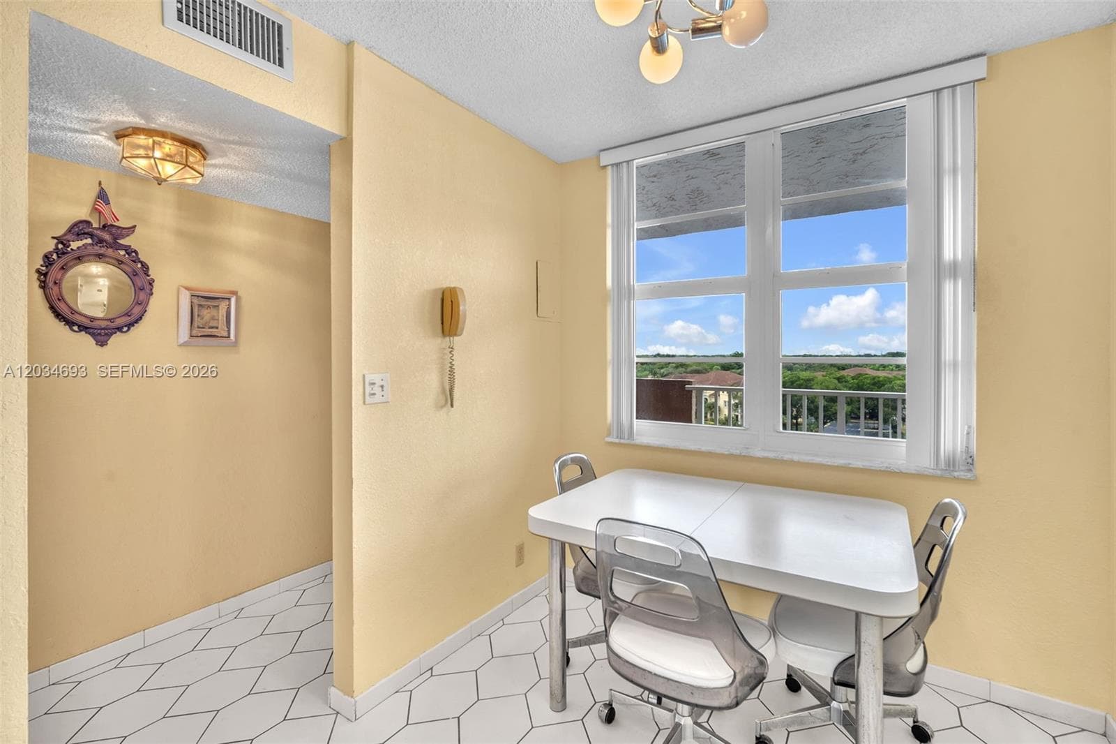 250 Jacaranda Dr # 704, Plantation, FL 33324 photo 5