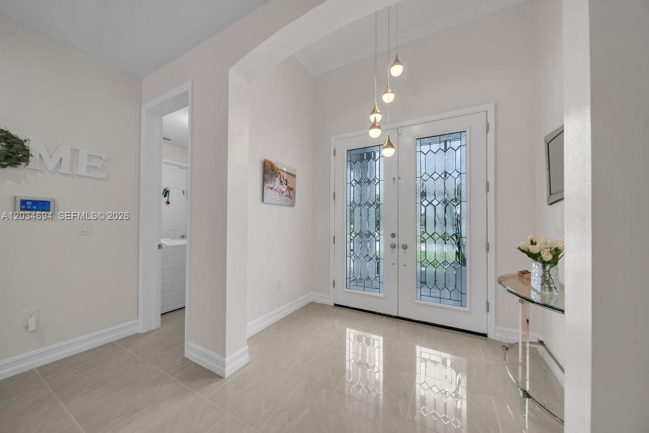 60 Floyd Ave S, Lehigh Acres, FL 33976 photo 5
