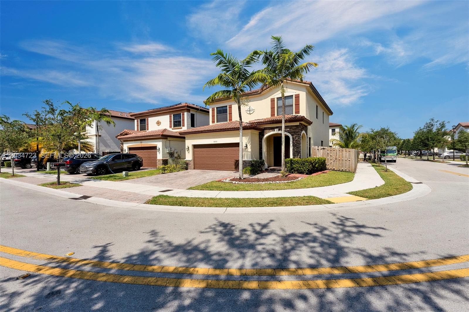 8890 NW 99th Path, Doral, FL 33178 photo 2