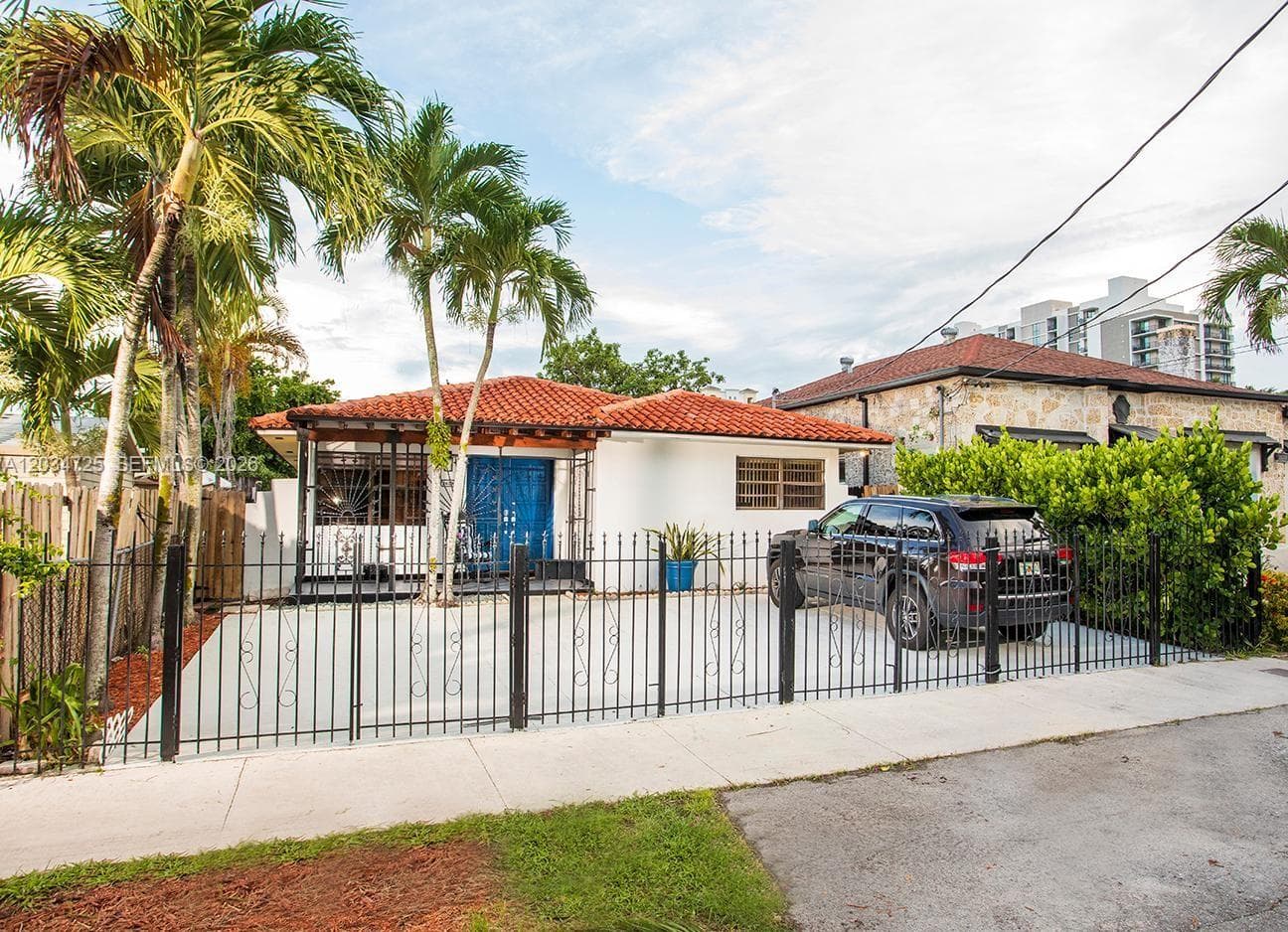 3610 SW 14th St, Miami, FL 33145 photo 2