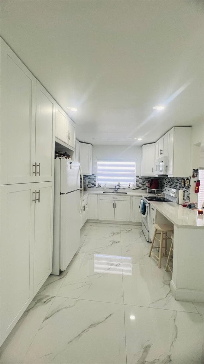 9330 S Sunrise Lakes Boulevard # 304, Sunrise, FL 33322 photo 2