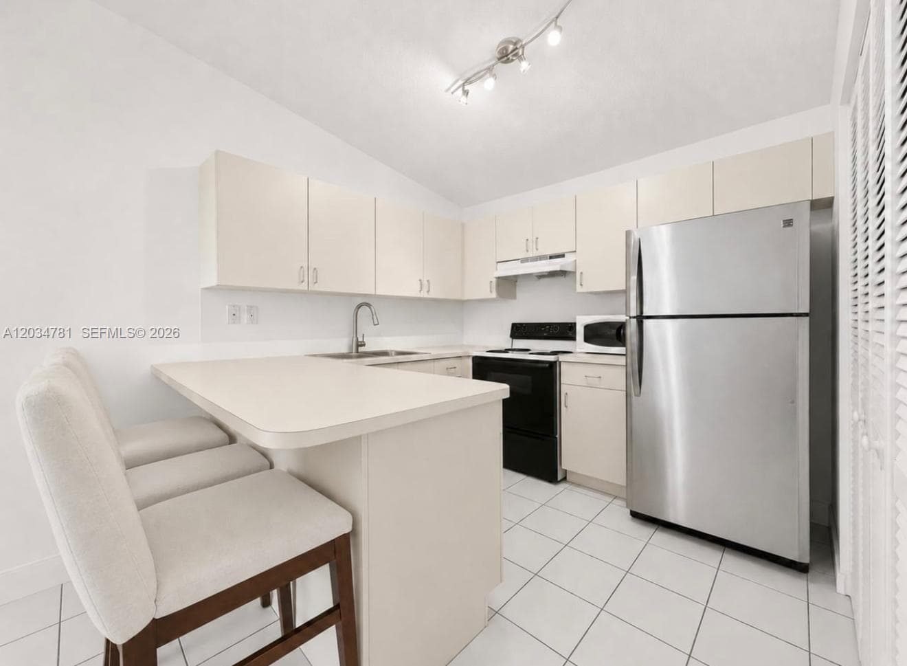 7611 SW 153rd Ct # 204, Miami, FL 33193 photo 5