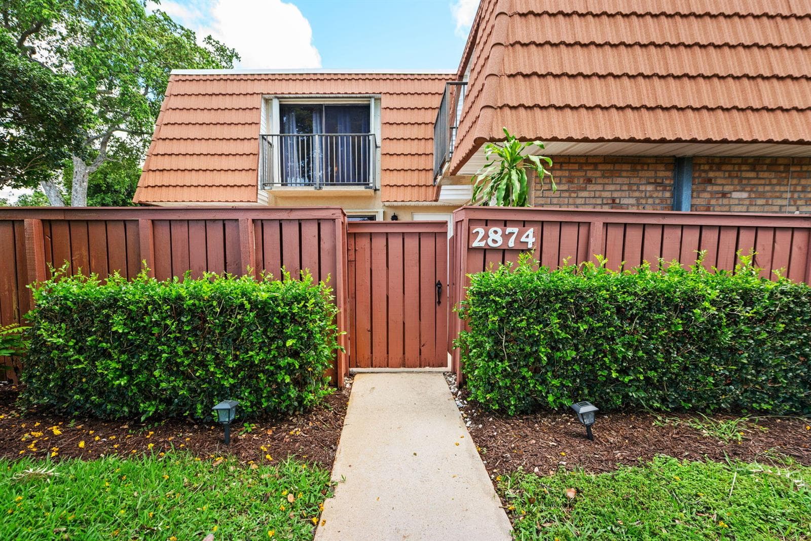 2874 Waterford Drive S, Deerfield Beach, FL 33442 photo 2