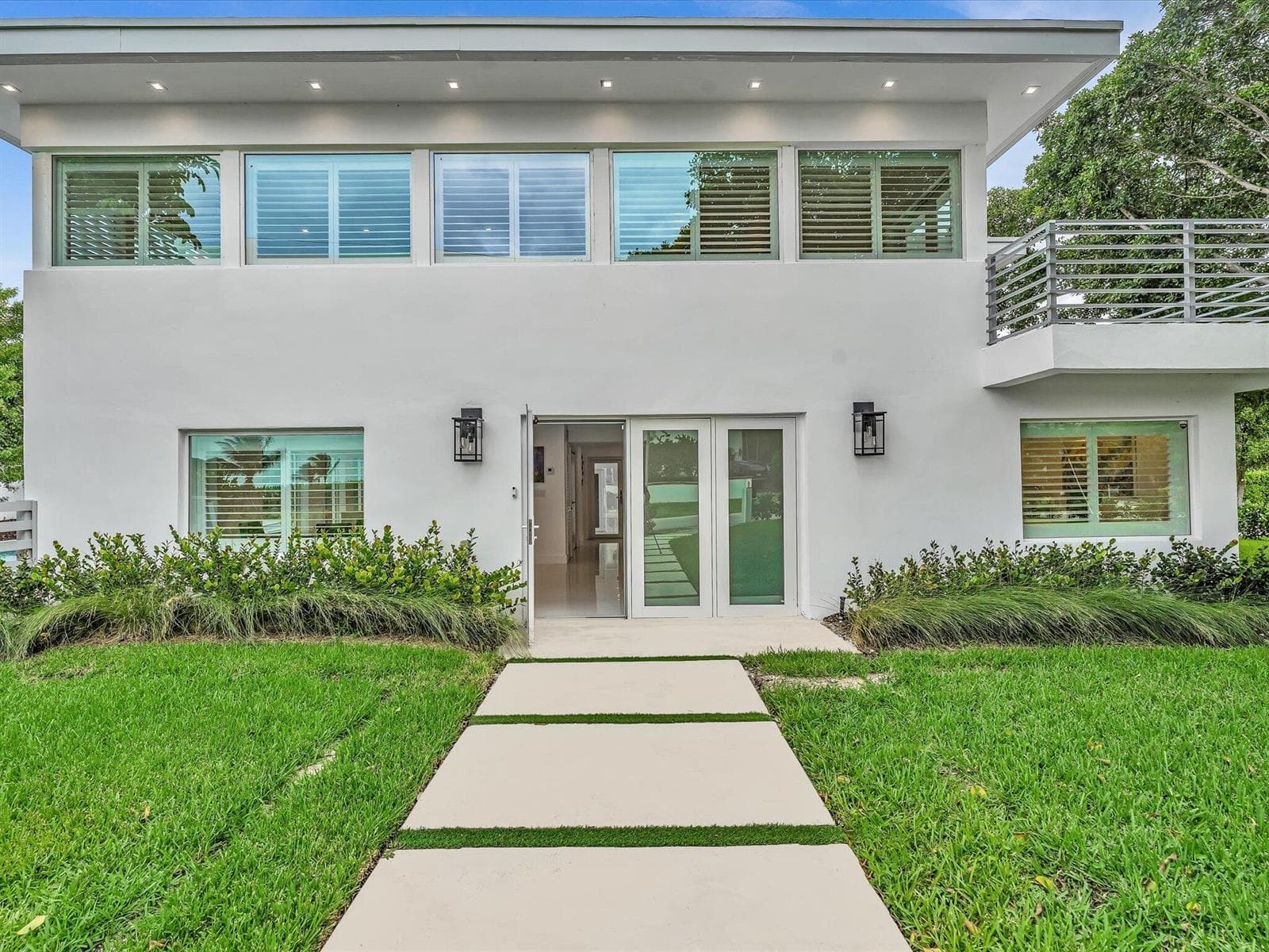 1903 Bay Drive, Pompano Beach, FL 33062 photo 2