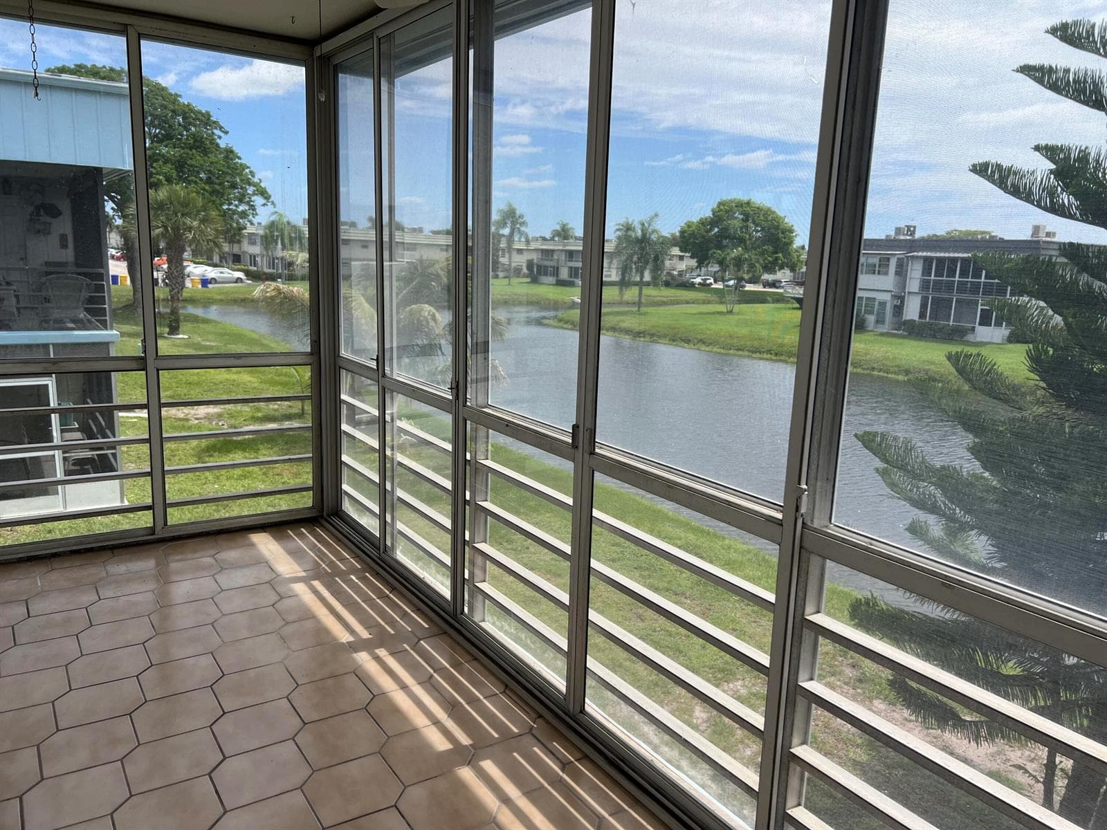 424 Saxony, Delray Beach, FL 33446 photo 5