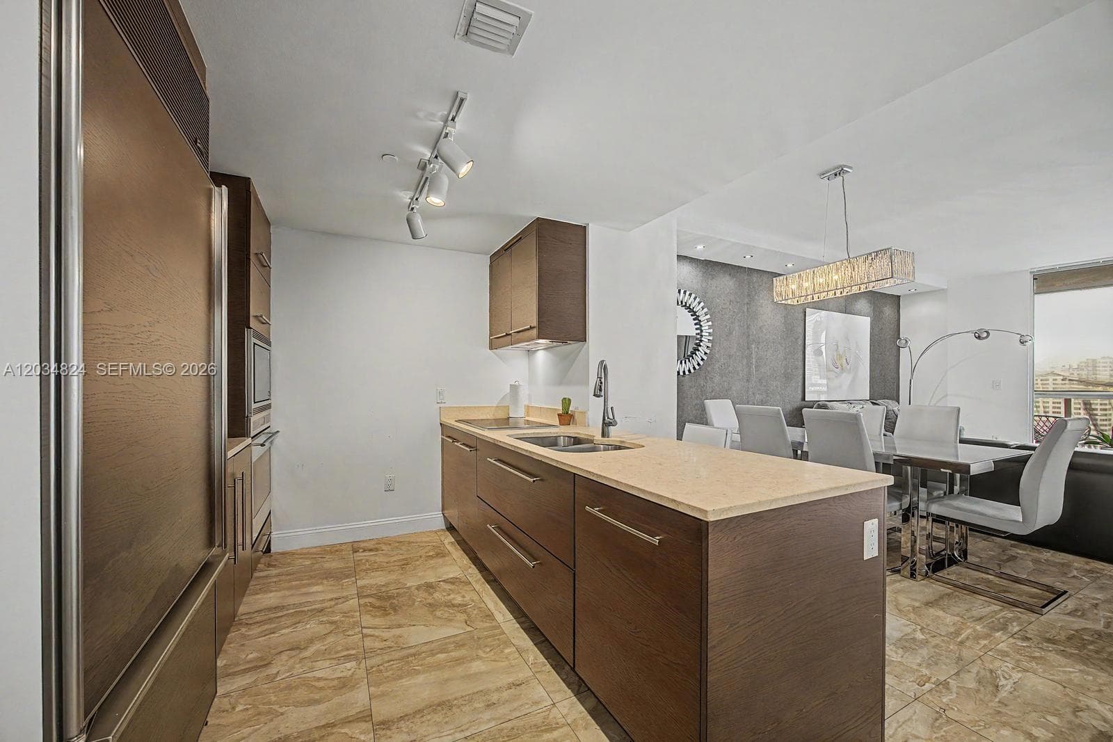 485 Brickell Ave # 2009, Miami, FL 33131 photo 2