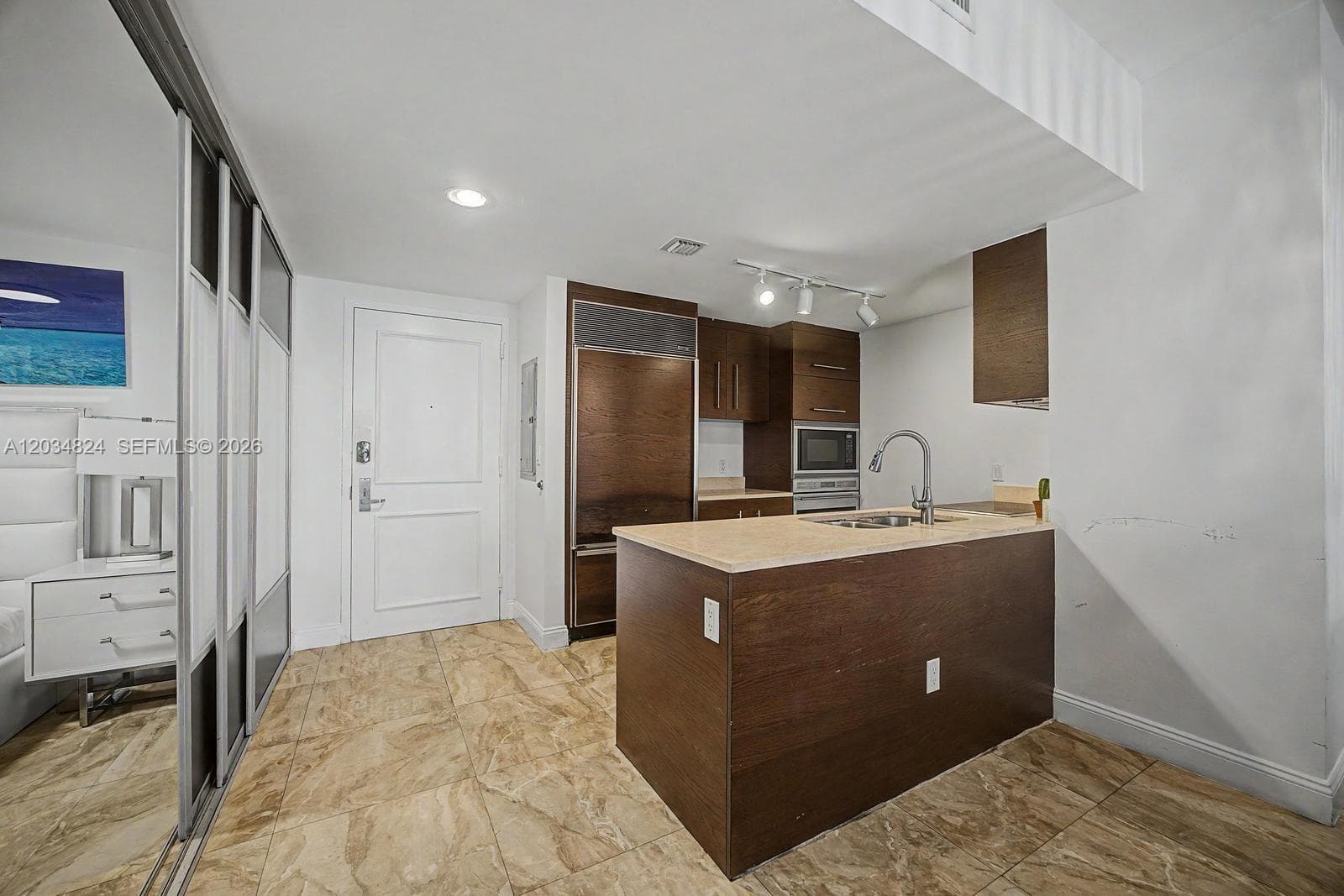 485 Brickell Ave # 2009, Miami, FL 33131 photo 3