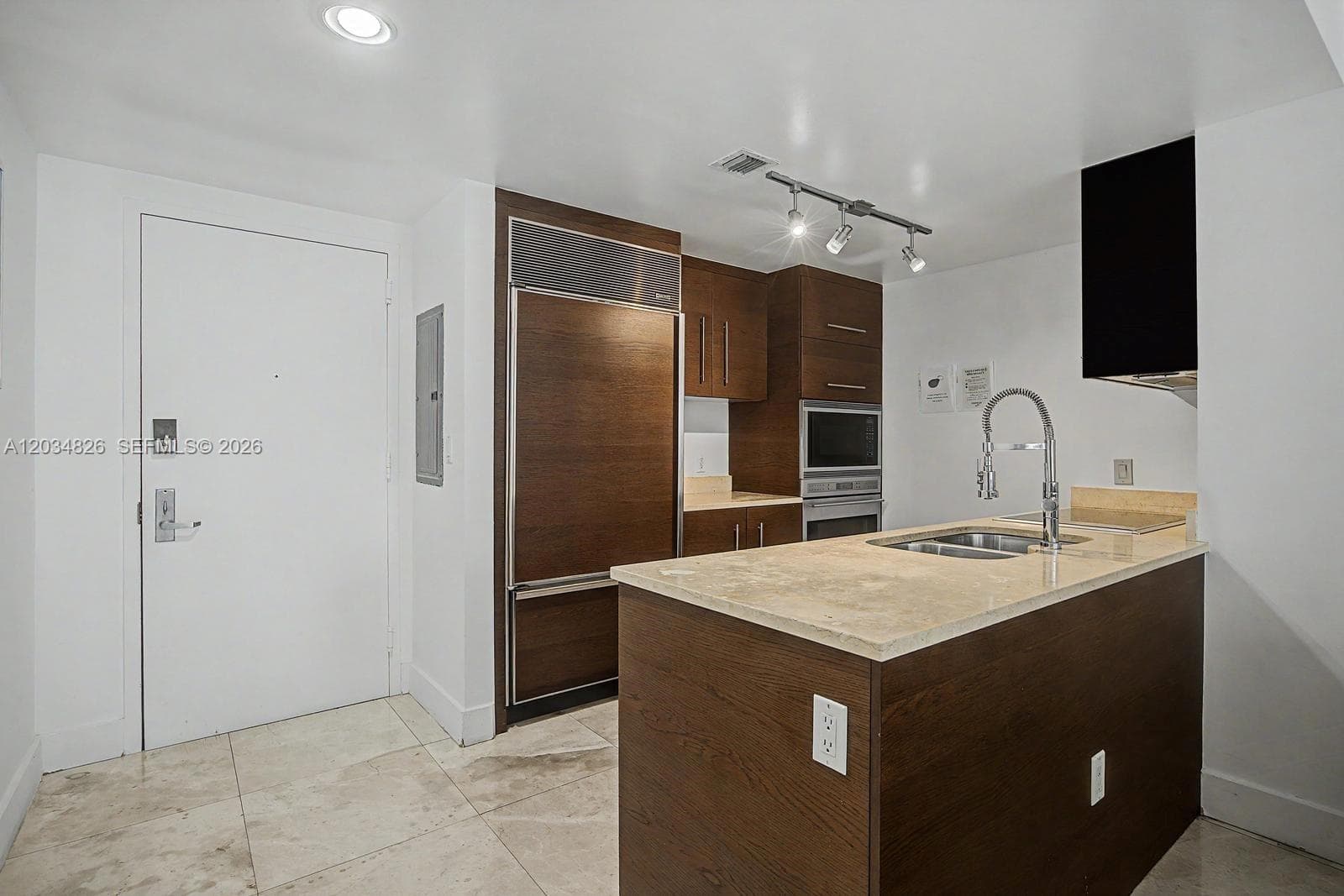 485 Brickell Ave # 2209, Miami, FL 33131 photo 3