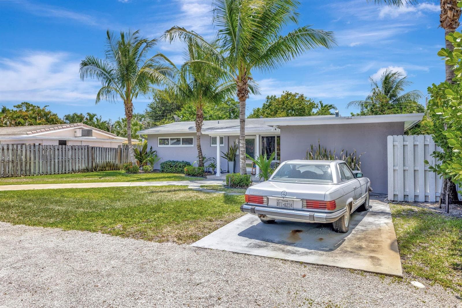 14 NE 26th Court, Wilton Manors, FL 33334 photo 2