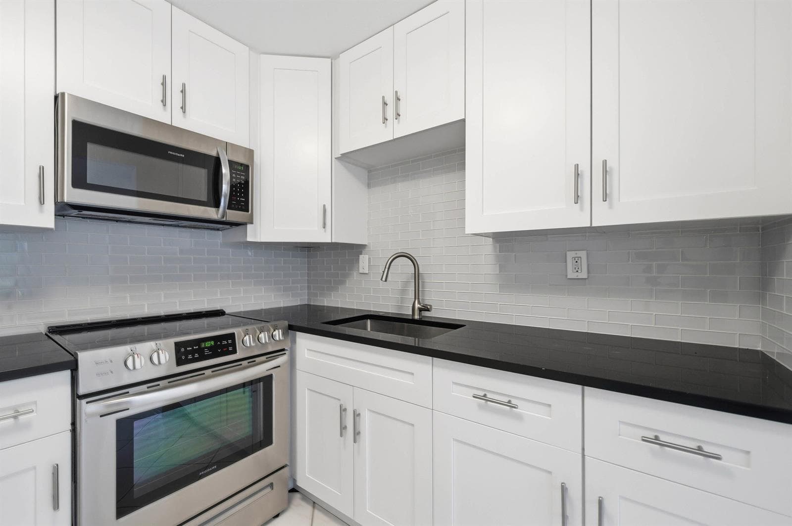 249 Burgundy F, Delray Beach, FL 33484 photo 4