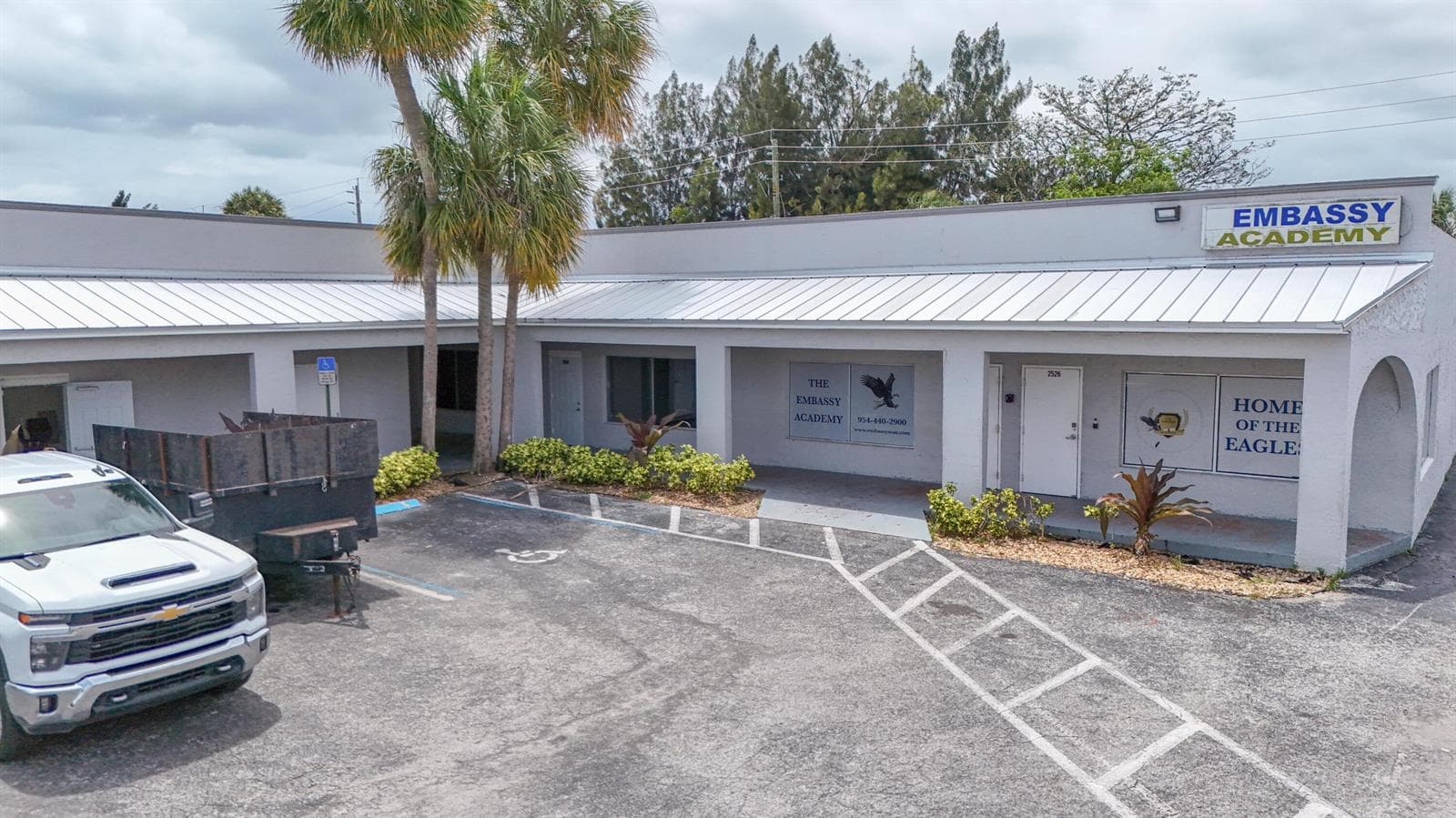 2450 W Oakland Park Boulevard, Oakland Park, FL 33311 photo 2