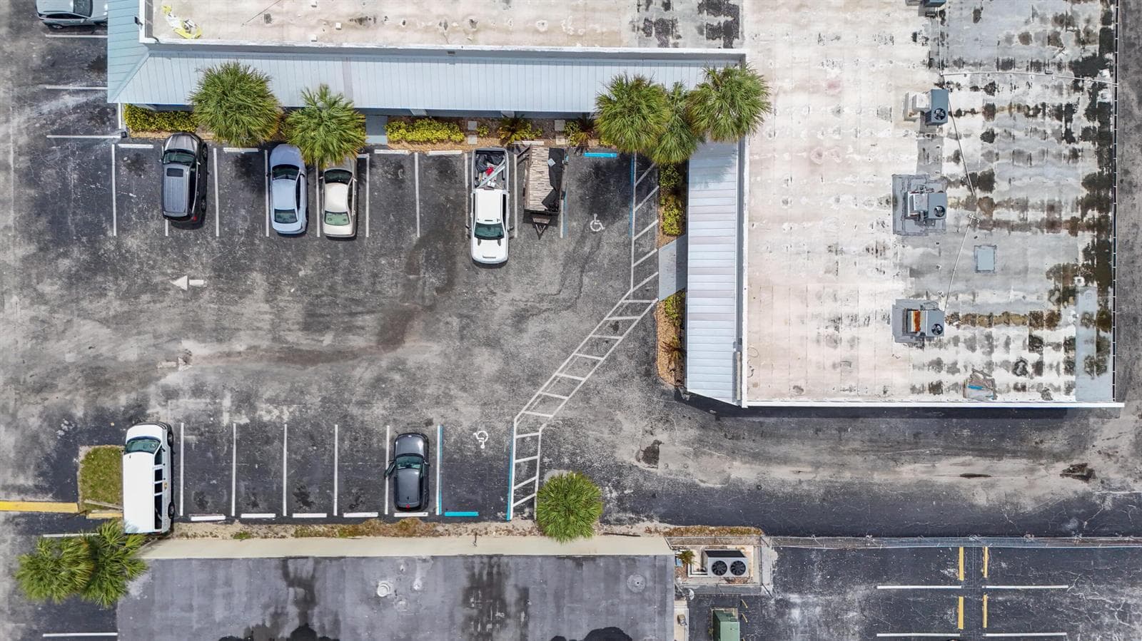 2450 W Oakland Park Boulevard, Oakland Park, FL 33311 photo 3