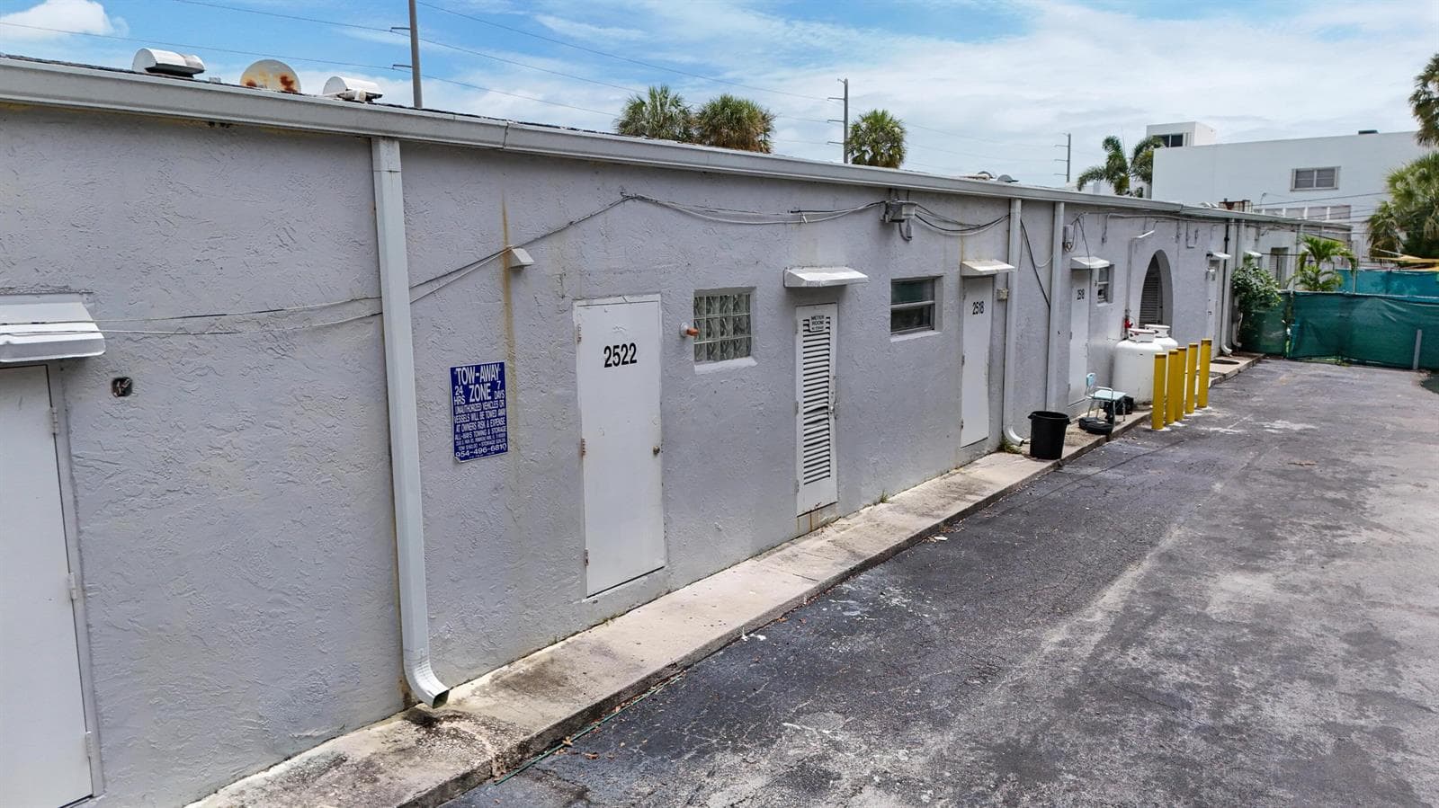 2450 W Oakland Park Boulevard, Oakland Park, FL 33311 photo 5