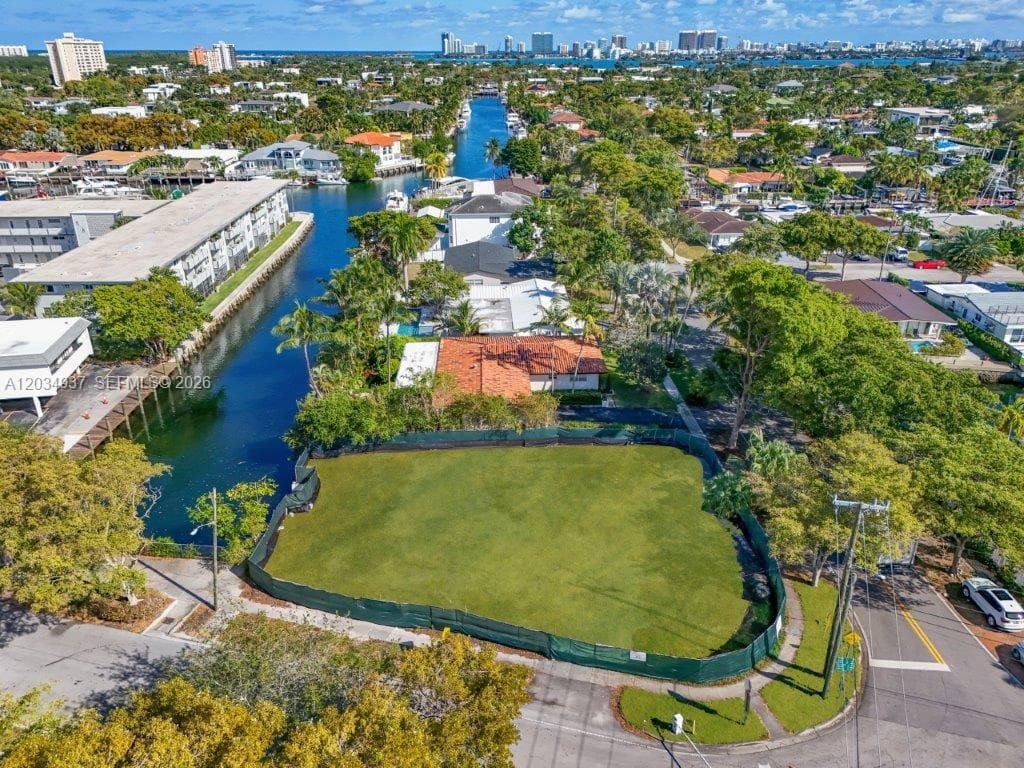 1805 Ixora Rd, North Miami, FL 33181 photo 2