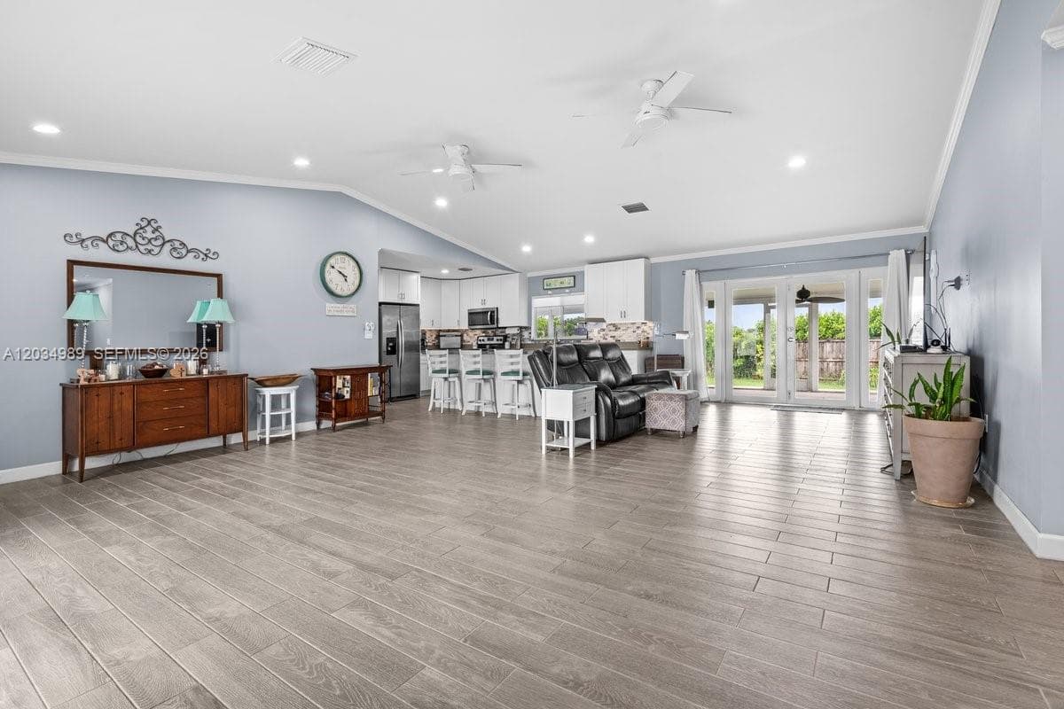 20572 SW 317th St, Homestead, FL 33030 photo 2