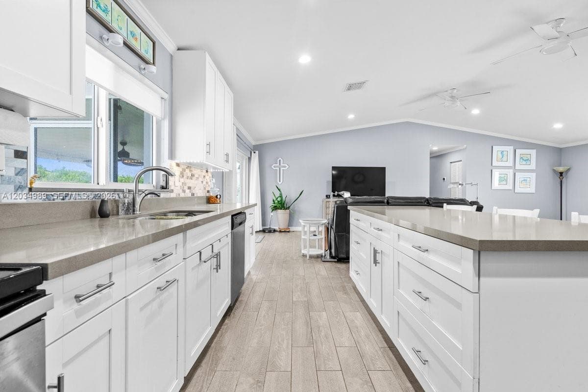 20572 SW 317th St, Homestead, FL 33030 photo 3