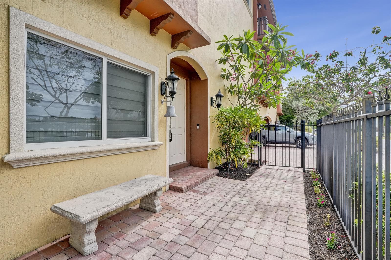 804 NE 7th Street, Fort Lauderdale, FL 33304 photo 2