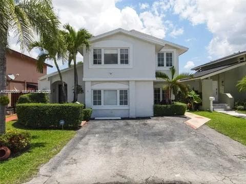 933 NW 106th Ave Cir, Miami, FL 33172 photo 2