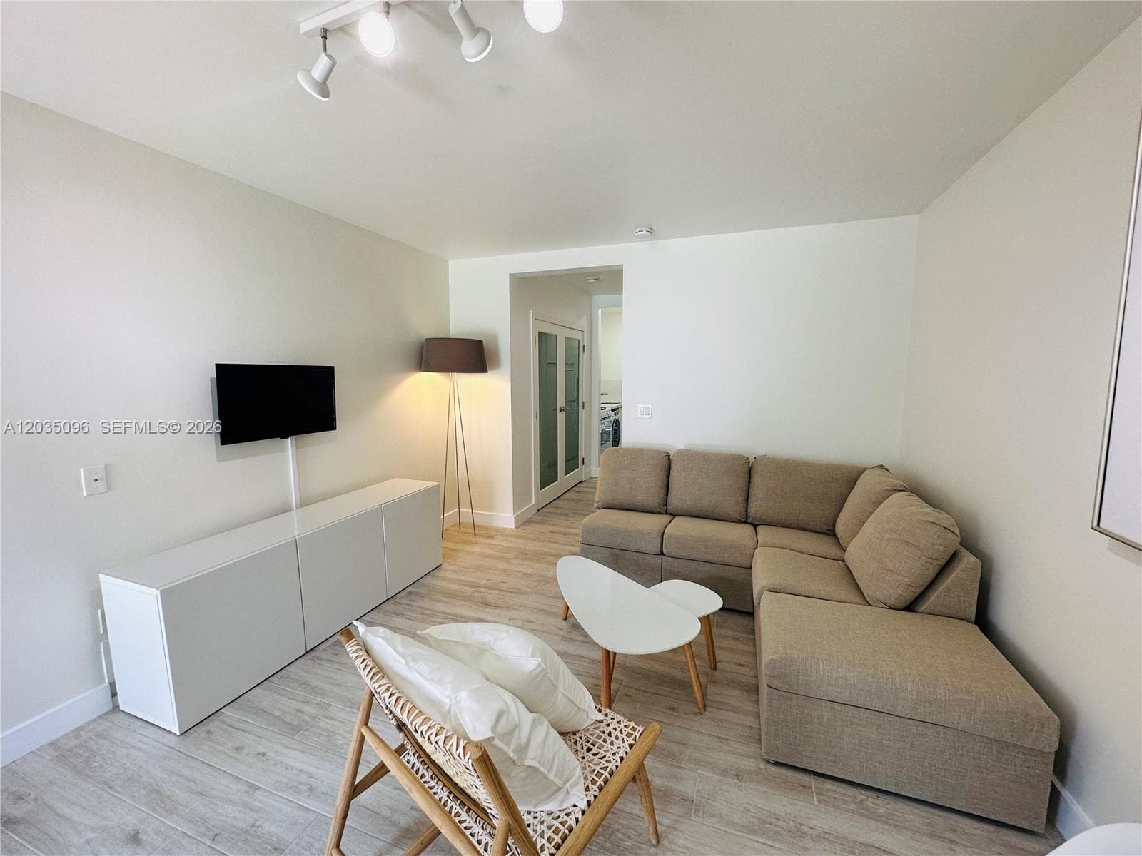 745 13th St # 6, Miami Beach, FL 33139 photo 4