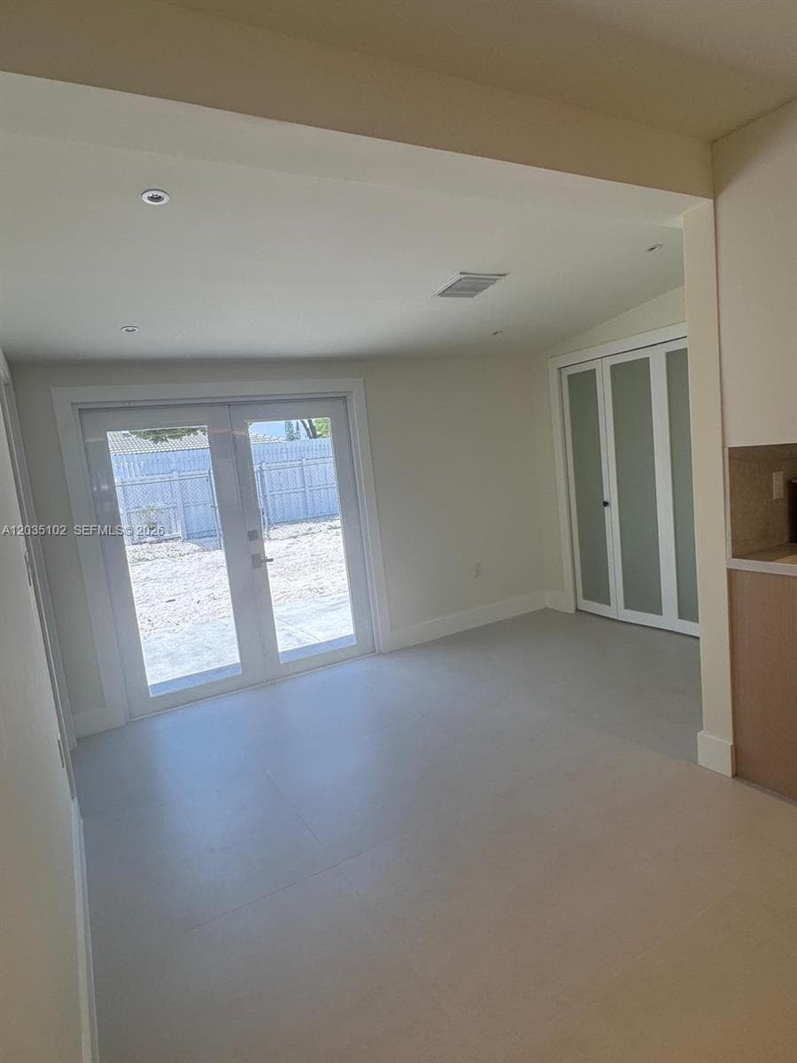 841 NE 4th Pl, Hialeah, FL 33010 photo 5
