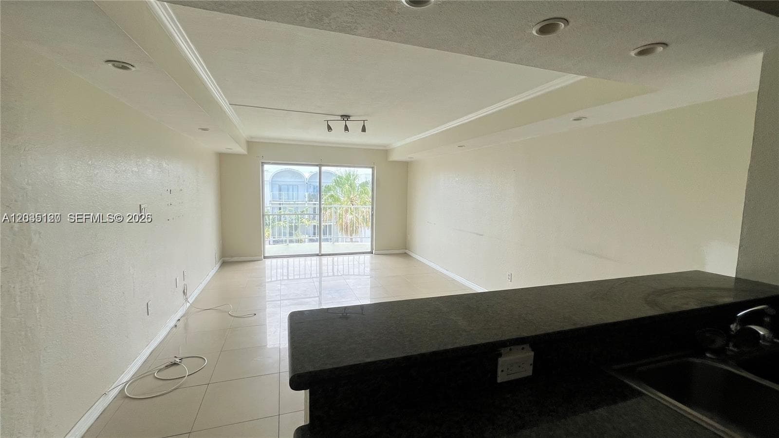 486 NW 165th St Rd # B-606, Miami, FL 33169 photo 4