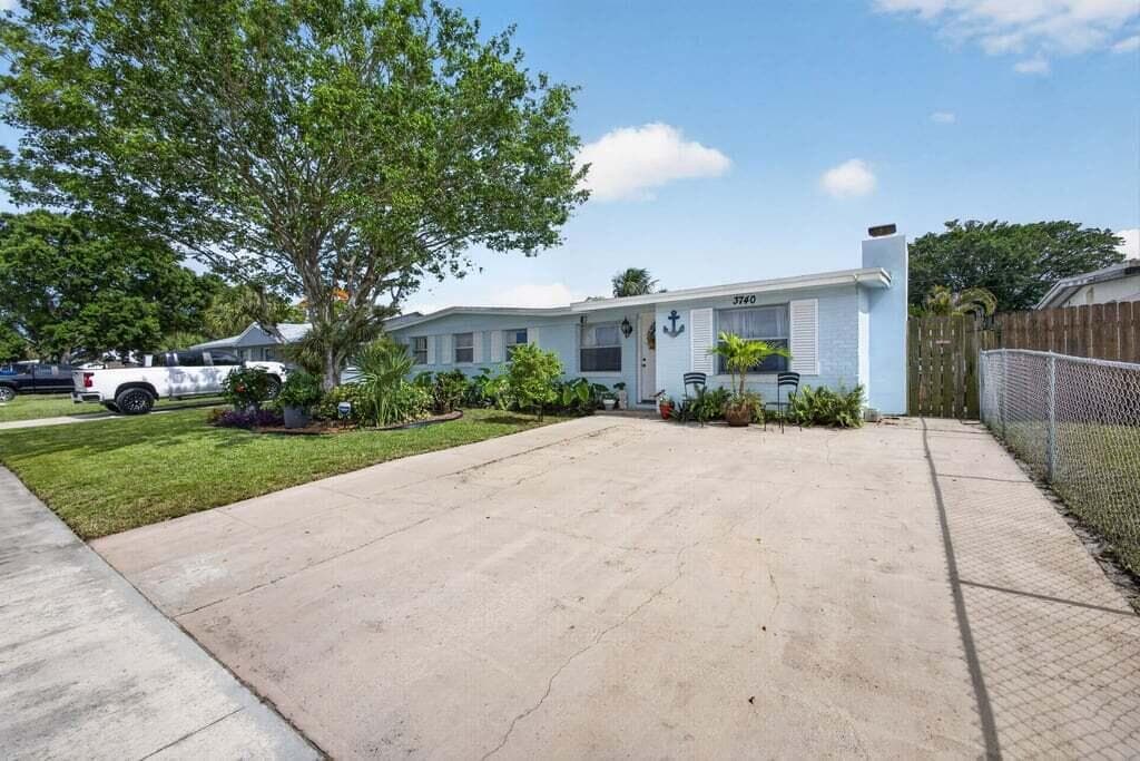 3740 Dunes Road, FL 33410 photo 2