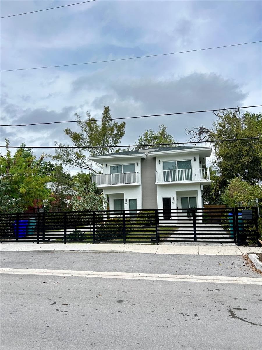 37 NW 70th St, Miami, FL 33150 photo 5