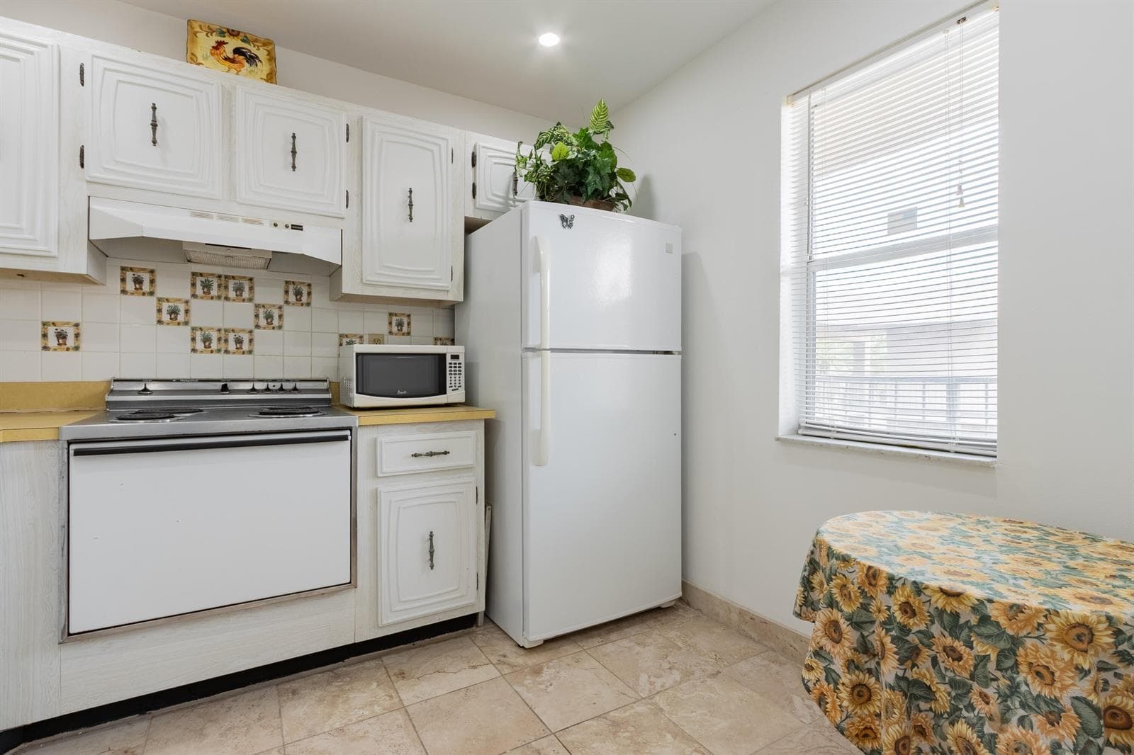 2811 Somerset Drive # 412, Lauderdale Lakes, FL 33311 photo 3