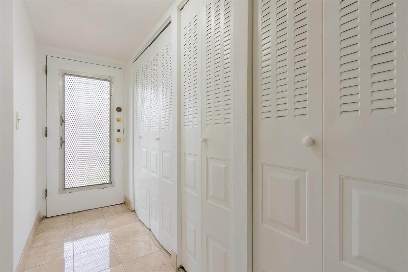 2811 Somerset Drive # 412, Lauderdale Lakes, FL 33311 photo 4