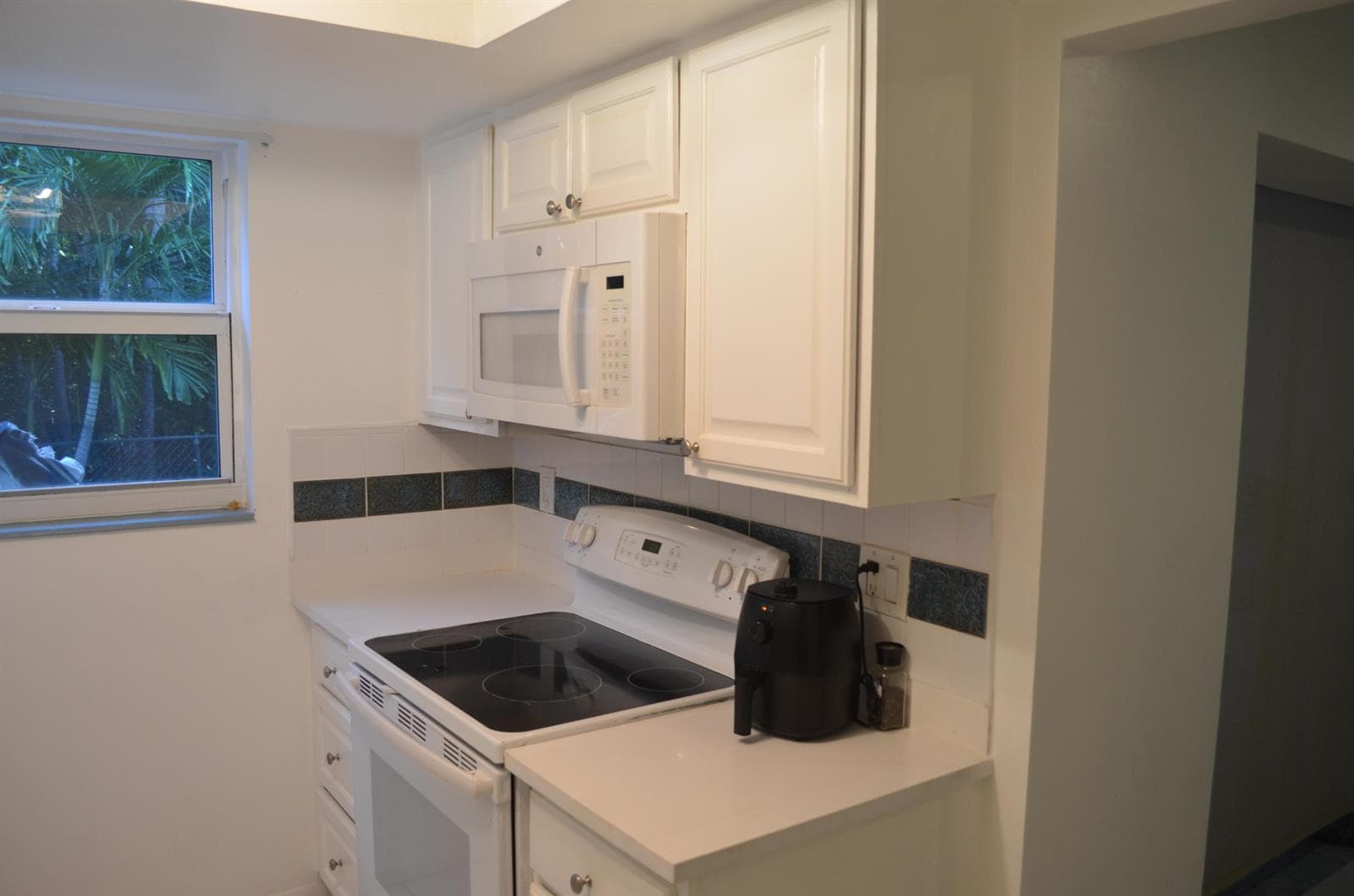 658 NE 6th Court E # E, Boynton Beach, FL 33435 photo 2