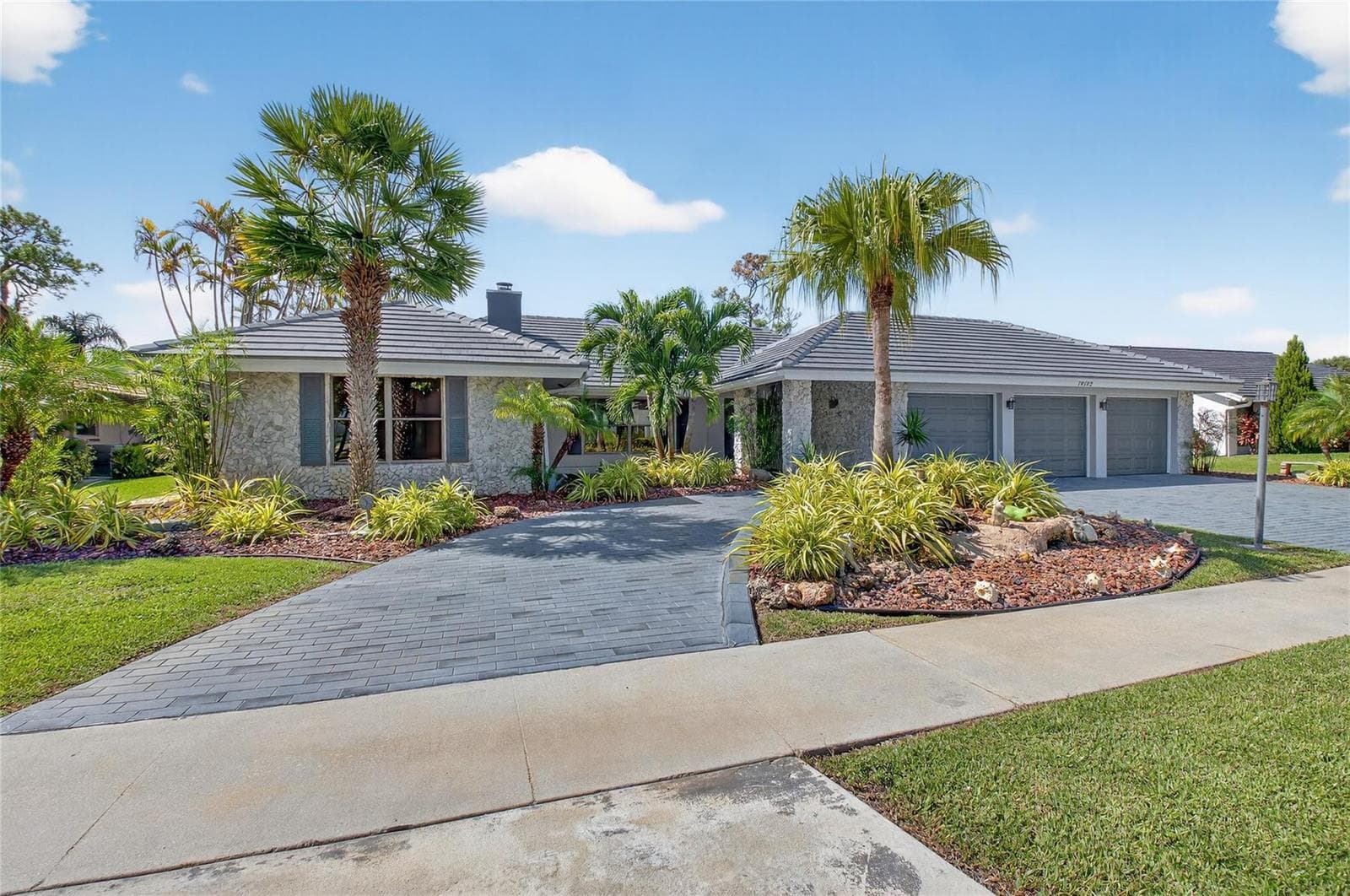 10182 Boca Woods Lane, Boca Raton, FL 33428 photo 4
