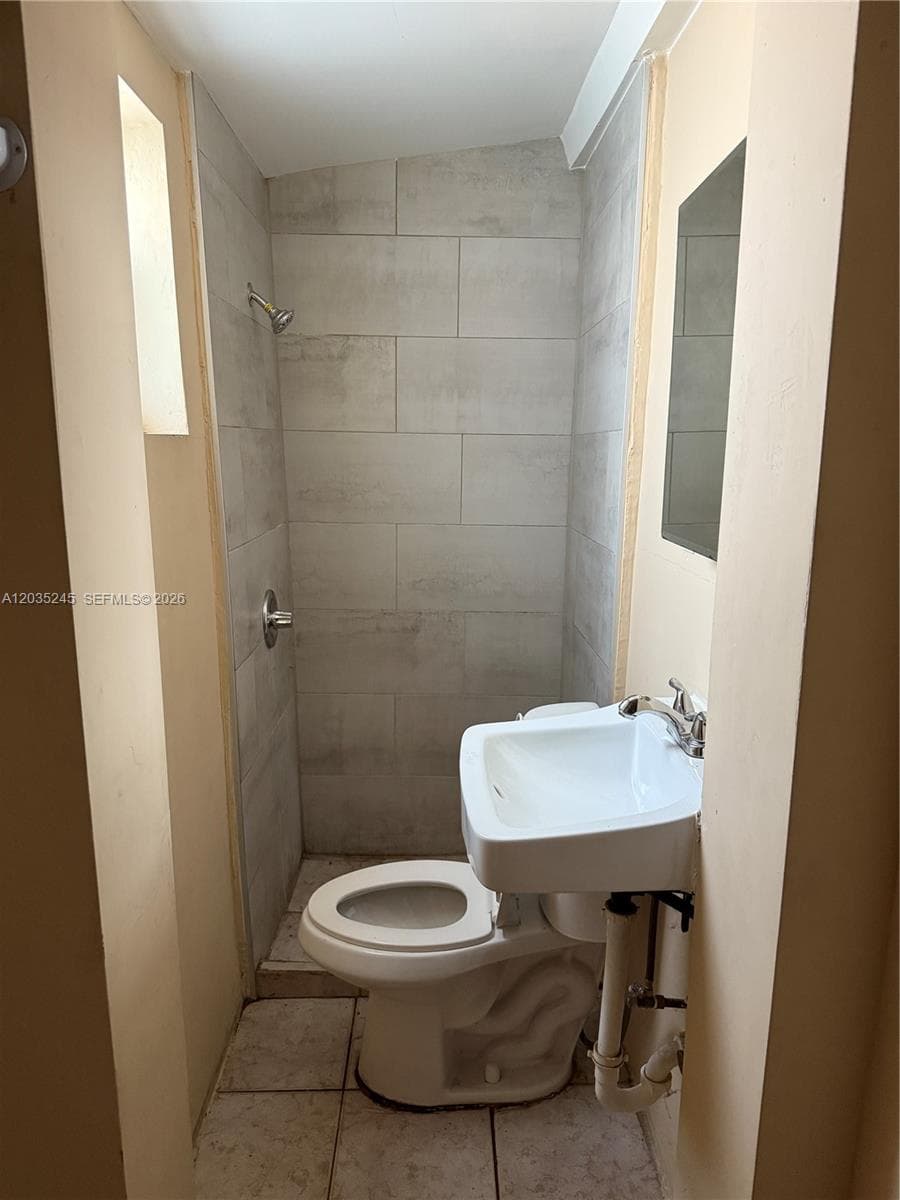 41 SW 7th Ave # 1, Dania Beach, FL 33004 photo 2